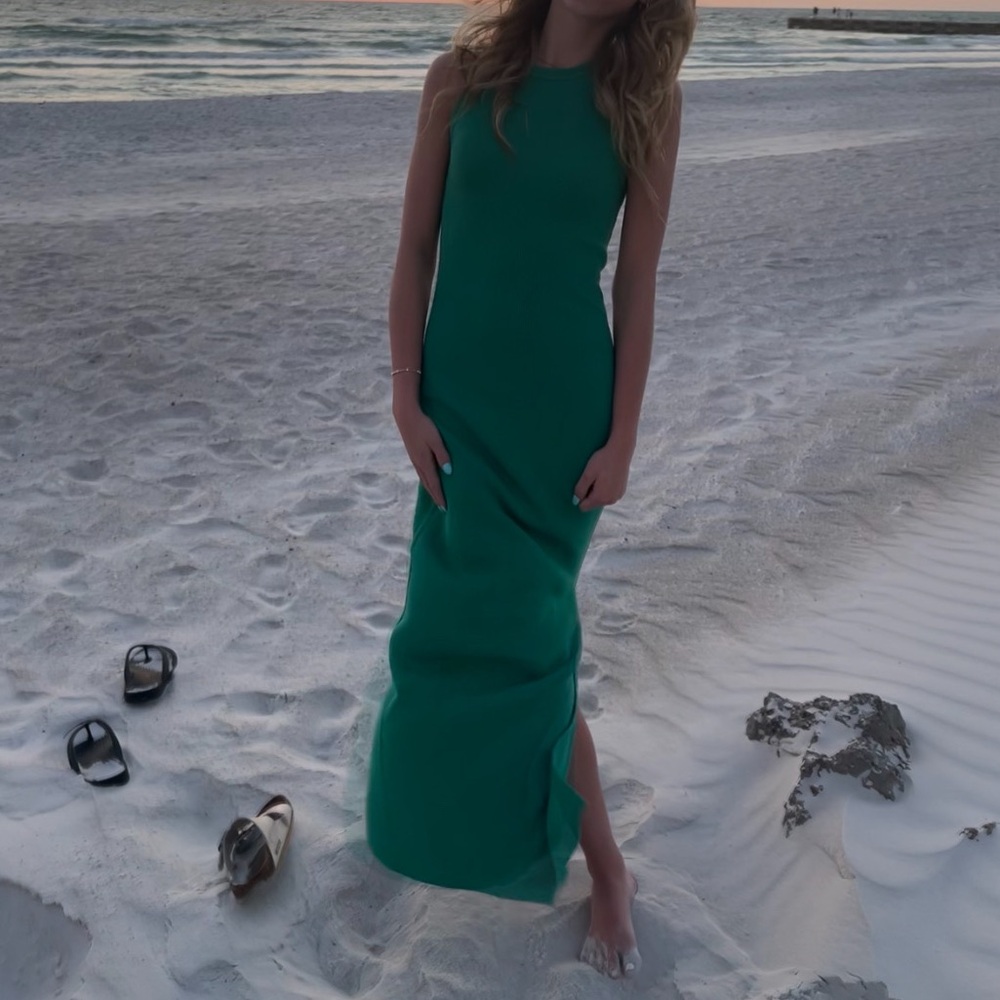 Elegant Green Sleeveless Dress